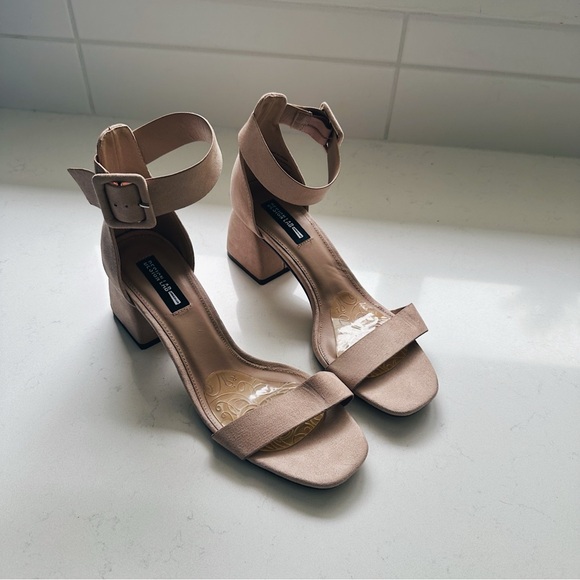 Design Lab Lord & Taylor | Suede Beige Pump | Size 10 - Picture 1 of 5
